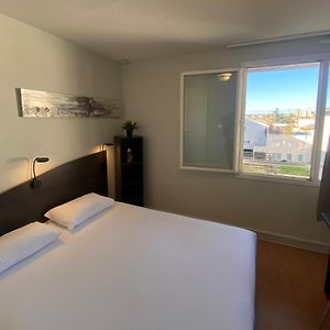 Studio Lit King-Size